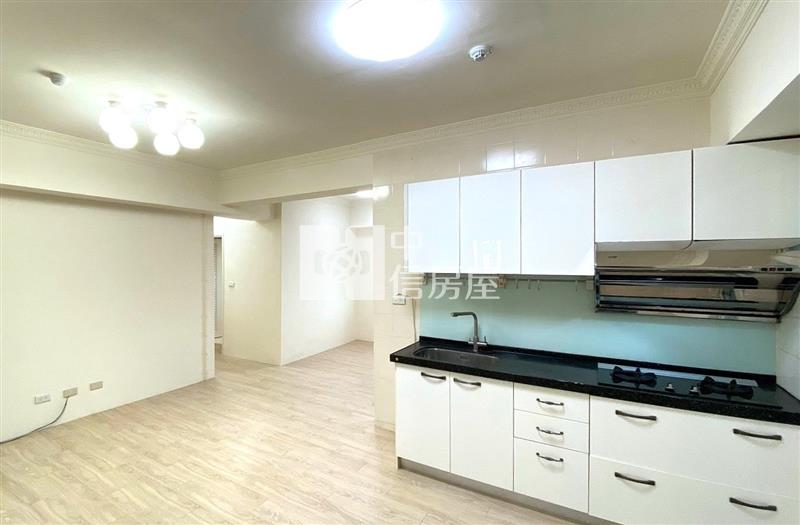 太平全新整理低總價邊間2+1房車位房屋室內格局與周邊環境