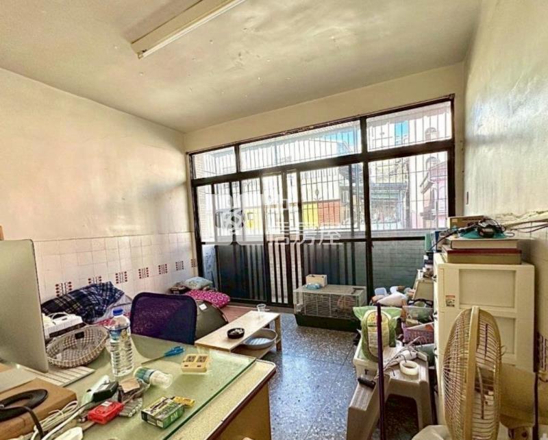 文心崇德商圈臨路透店房屋室內格局與周邊環境