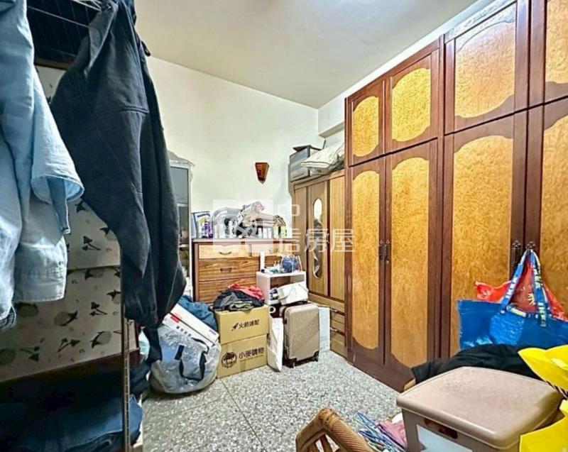 文心崇德商圈臨路透店房屋室內格局與周邊環境