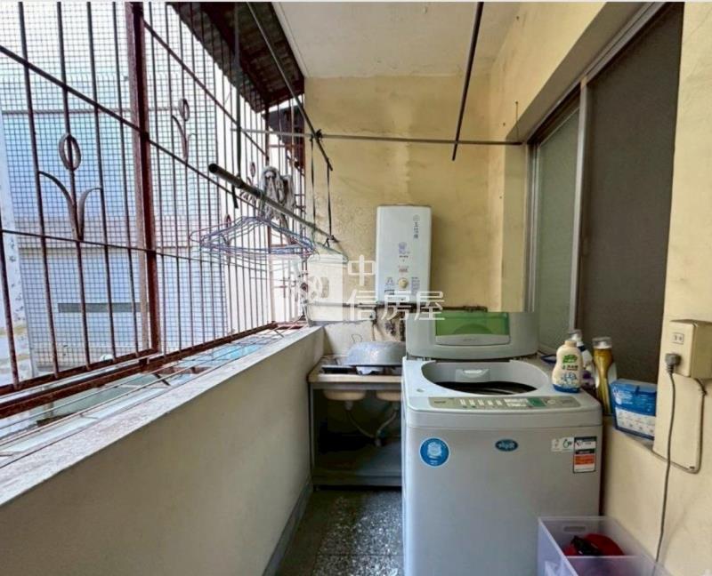 文心崇德商圈臨路透店房屋室內格局與周邊環境