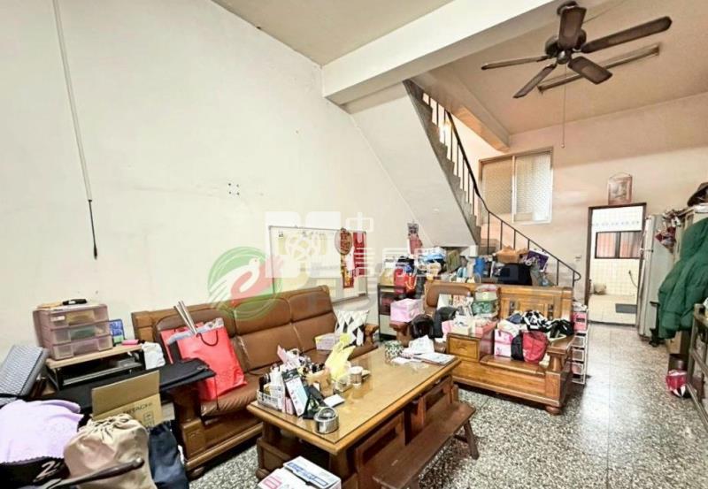 文心崇德商圈臨路透店房屋室內格局與周邊環境