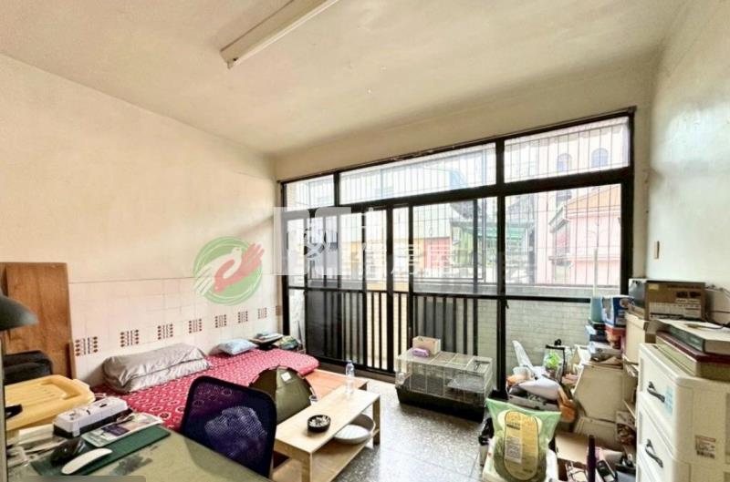 文心崇德商圈臨路透店房屋室內格局與周邊環境