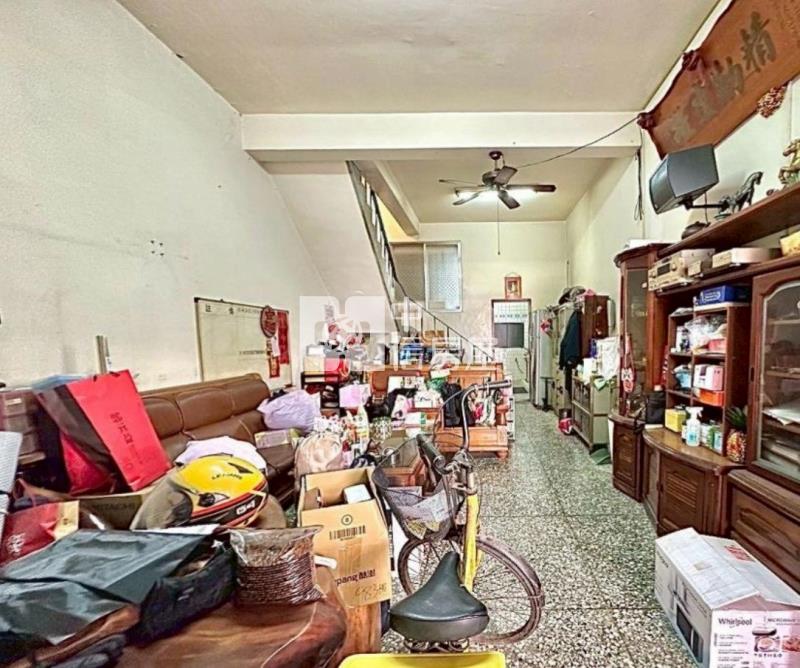 文心崇德商圈臨路透店房屋室內格局與周邊環境