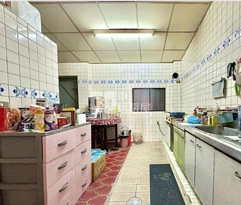 文心崇德商圈臨路透店房屋室內格局與周邊環境