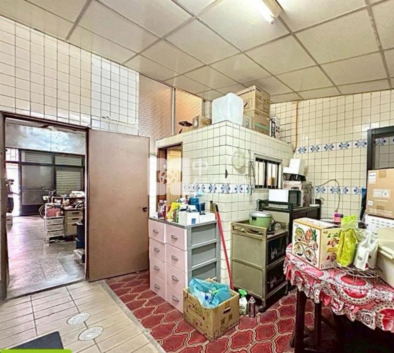 文心崇德商圈臨路透店房屋室內格局與周邊環境