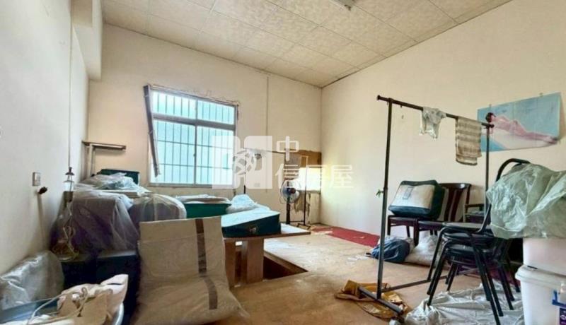 文心崇德商圈臨路透店房屋室內格局與周邊環境