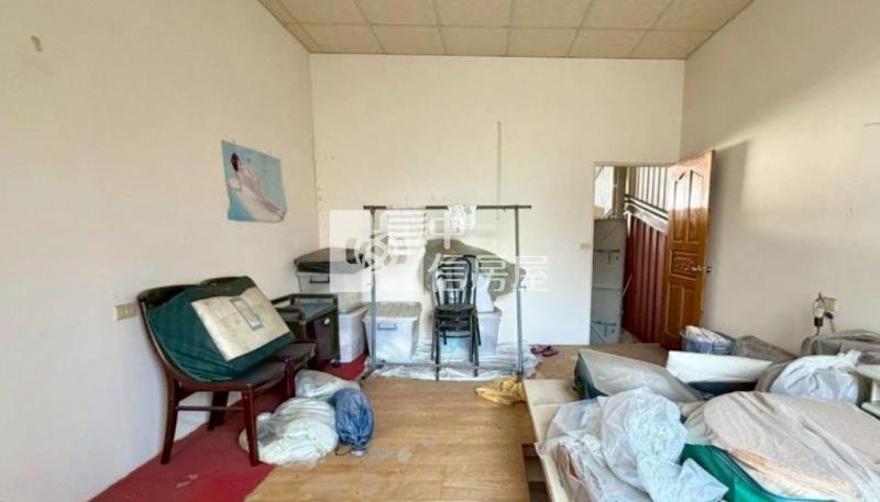 文心崇德商圈臨路透店房屋室內格局與周邊環境