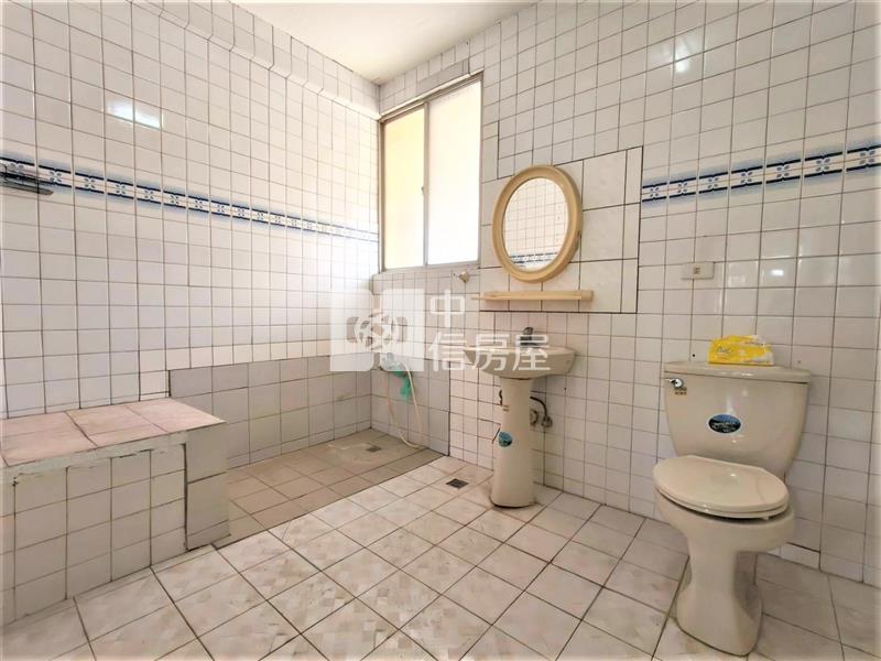 太平豐年公園大面寬別墅房屋室內格局與周邊環境