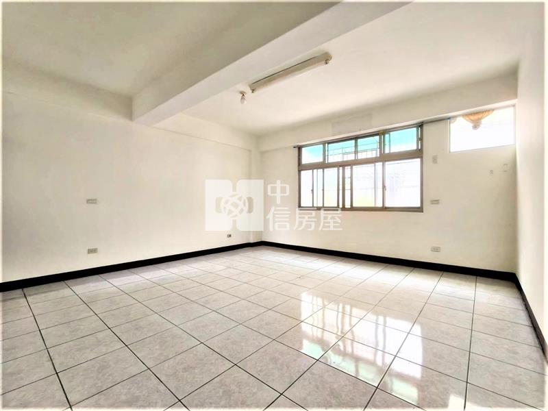 太平豐年公園大面寬別墅房屋室內格局與周邊環境