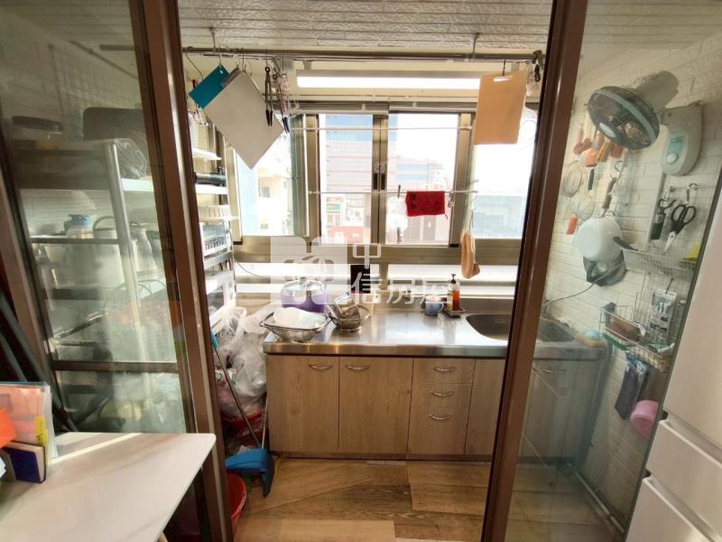 正一中商圈住辦合一附車位房屋室內格局與周邊環境