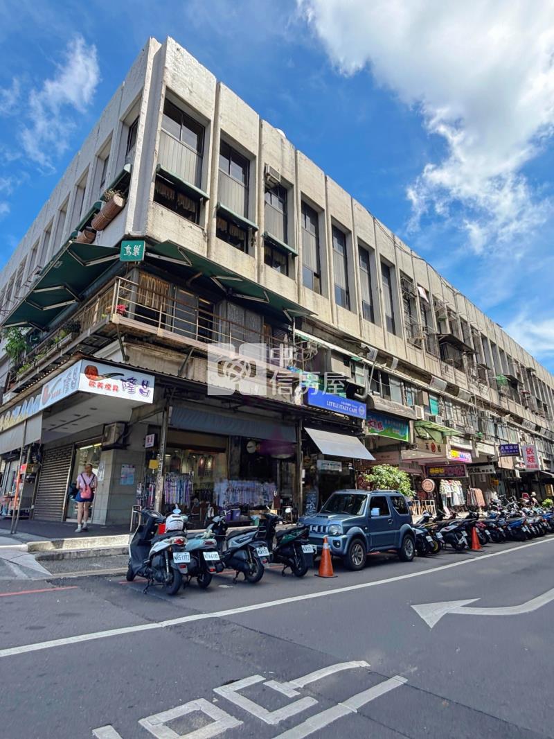 基隆黃金海洋廣場旁店面房屋室內格局與周邊環境