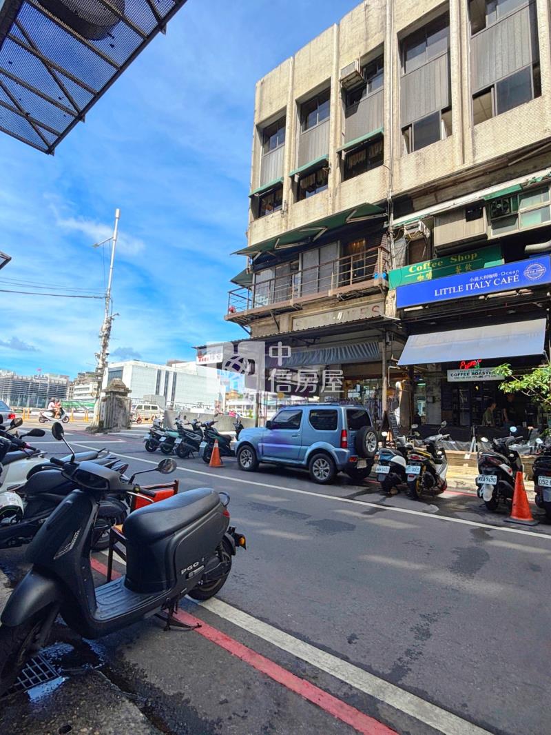 基隆黃金海洋廣場旁店面房屋室內格局與周邊環境