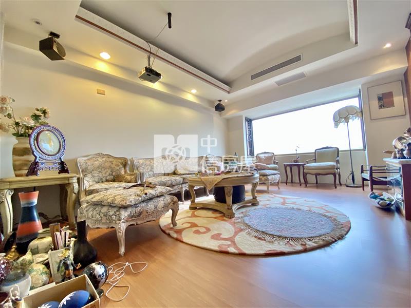 中國醫旁稀有室內53坪高樓層景觀五房房屋室內格局與周邊環境