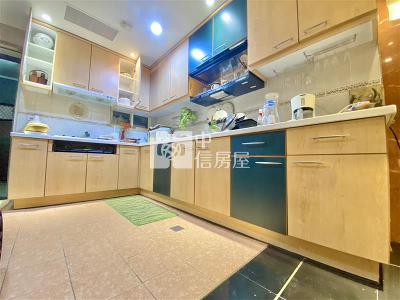 中國醫旁稀有室內53坪高樓層景觀五房房屋室內格局與周邊環境