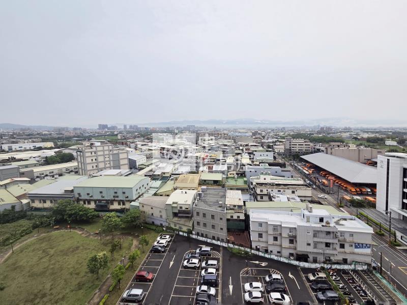 織未來高樓美視野3房平車(專任)房屋室內格局與周邊環境