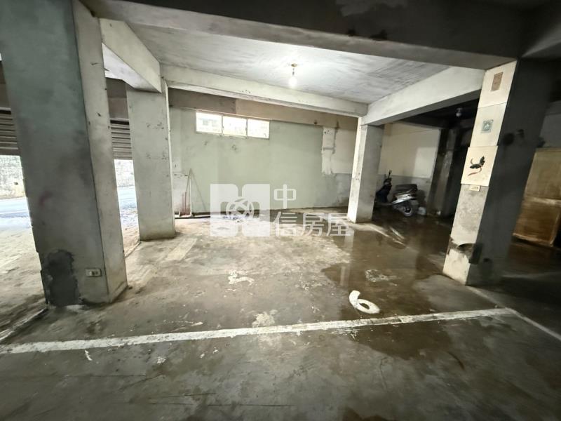 八堵火車站前露台雙車位房屋室內格局與周邊環境
