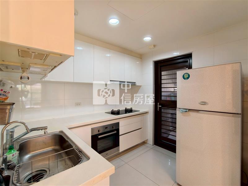 專任林維湖美三房平車物超所值房屋室內格局與周邊環境