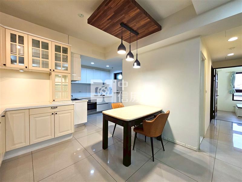 專任林維湖美三房平車物超所值房屋室內格局與周邊環境