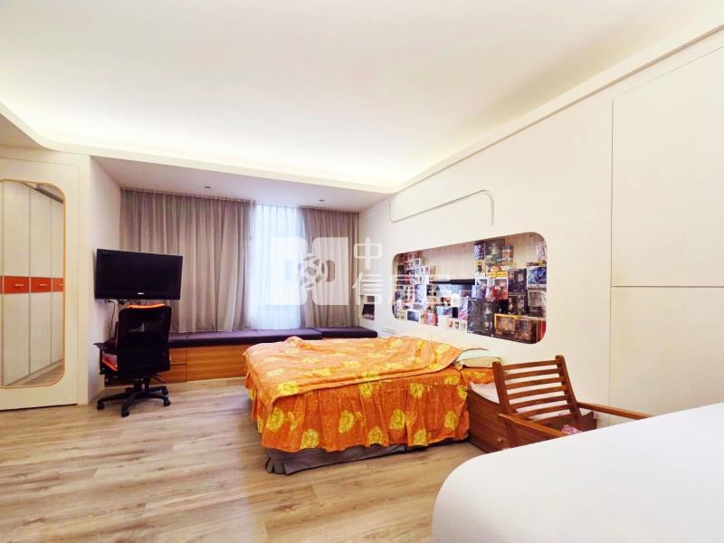 景賢公園朝南三車位電梯大豪墅房屋室內格局與周邊環境