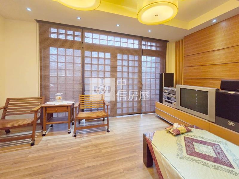 景賢公園朝南三車位電梯大豪墅房屋室內格局與周邊環境