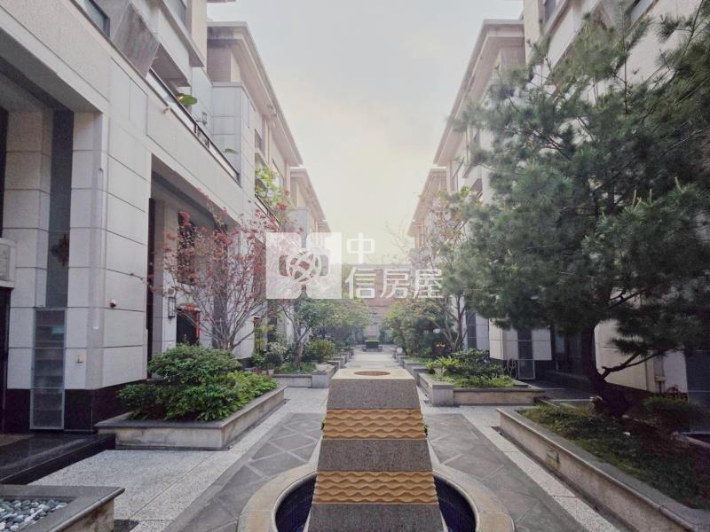 景賢公園朝南三車位電梯大豪墅房屋室內格局與周邊環境