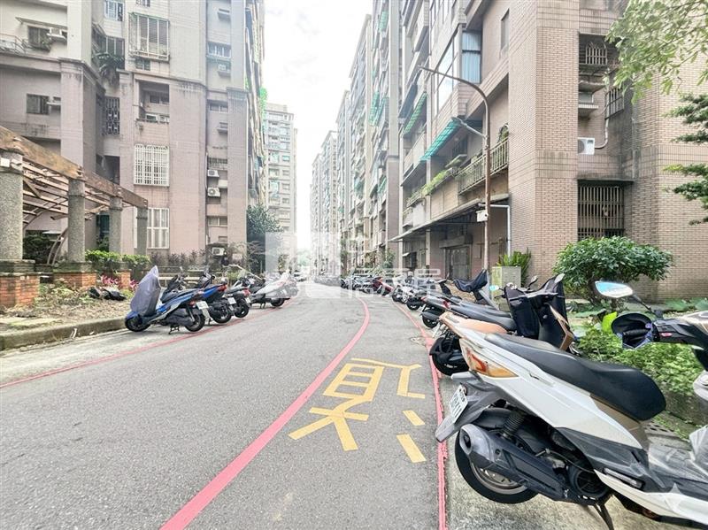 喜市稀有一樓店面投資自用二相宜房屋室內格局與周邊環境