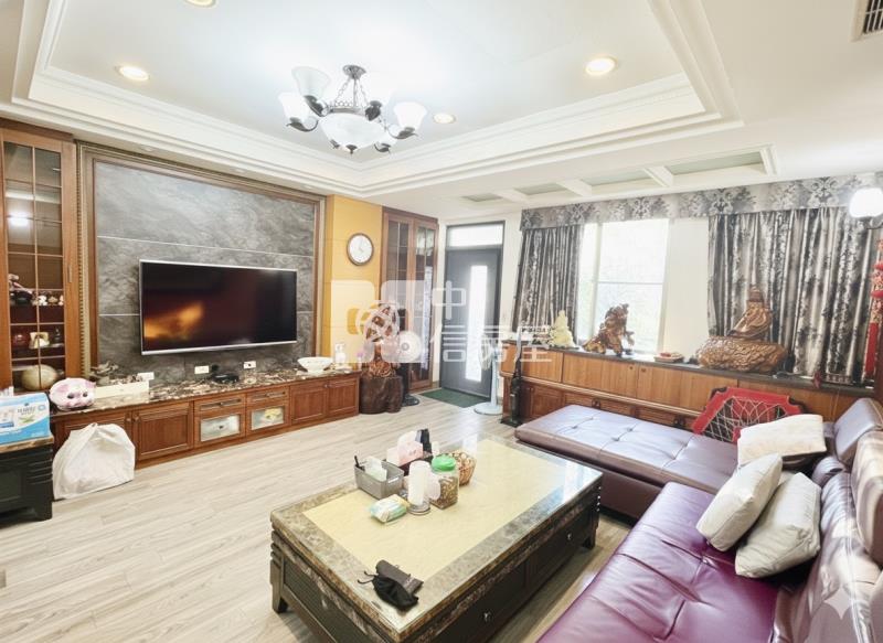 崇德商圈臨路雙車店墅(專任)房屋室內格局與周邊環境