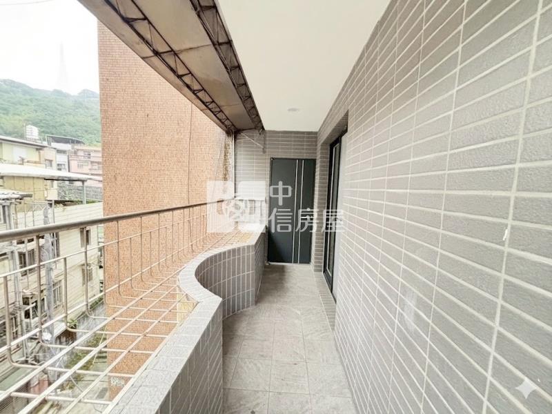 基隆中山區通仁街全新裝潢三房房屋室內格局與周邊環境