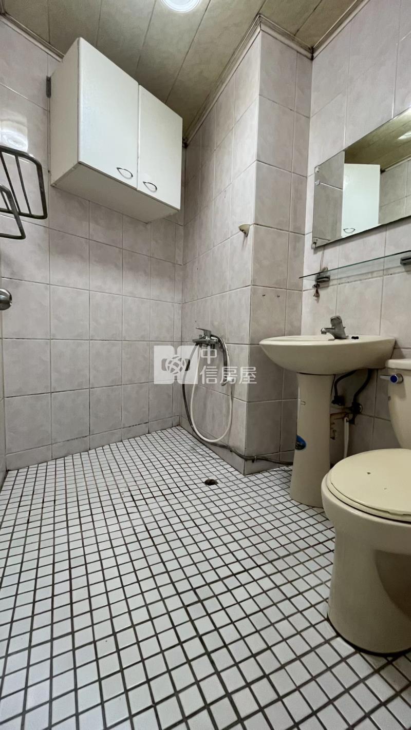 A22捷運站旁公寓三樓房屋室內格局與周邊環境