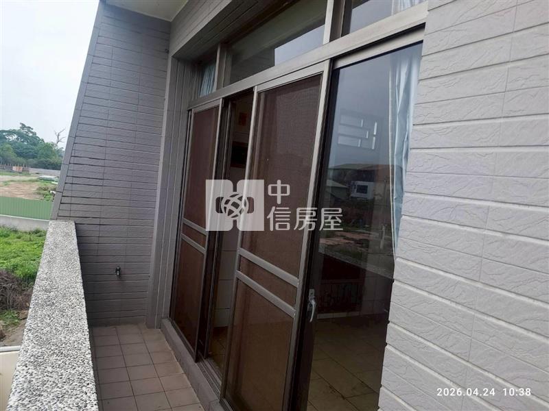 西平路大面寬雙併透天房屋室內格局與周邊環境