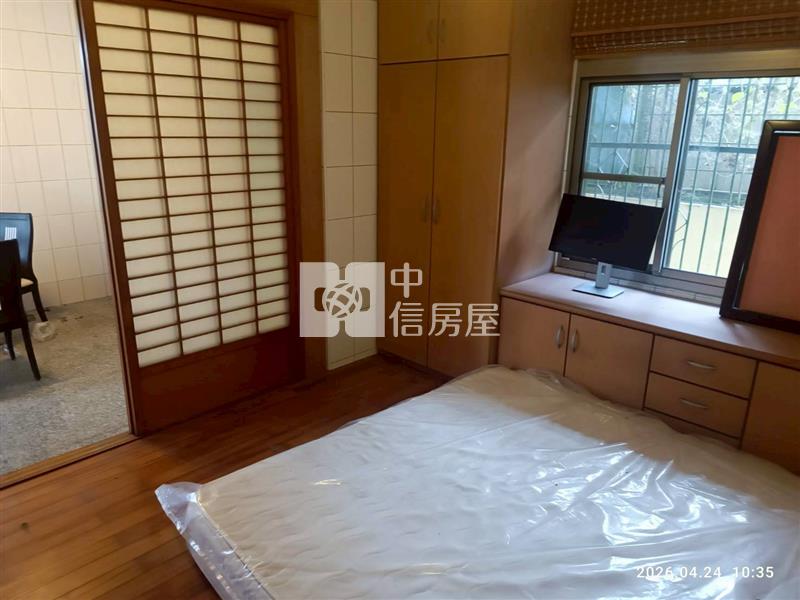 西平路大面寬雙併透天房屋室內格局與周邊環境