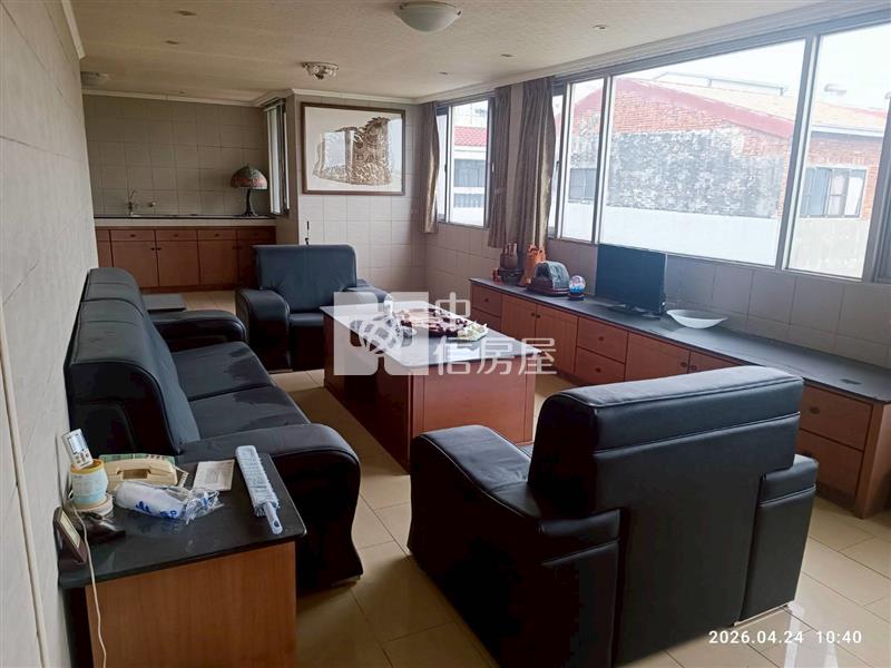 西平路大面寬雙併透天房屋室內格局與周邊環境