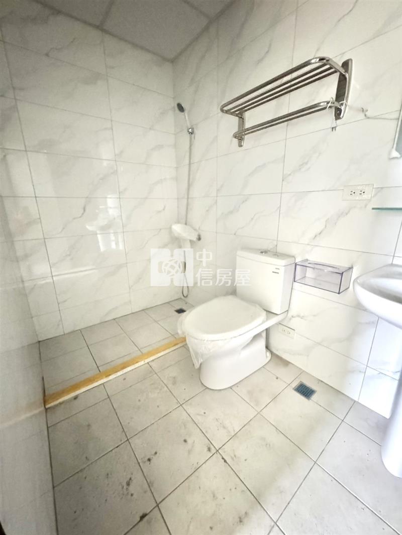 斗六全新二房+平面車位(3A)房屋室內格局與周邊環境