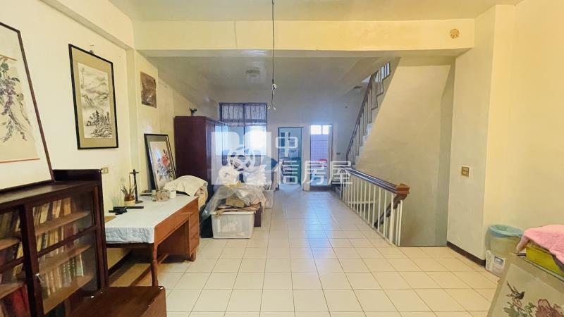 宜市文教區商圈雙面路店住房屋室內格局與周邊環境