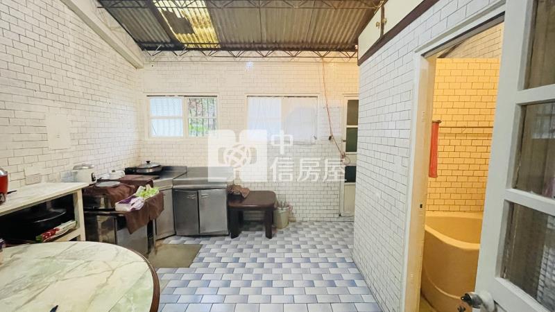 宜市文教區商圈雙面路店住房屋室內格局與周邊環境