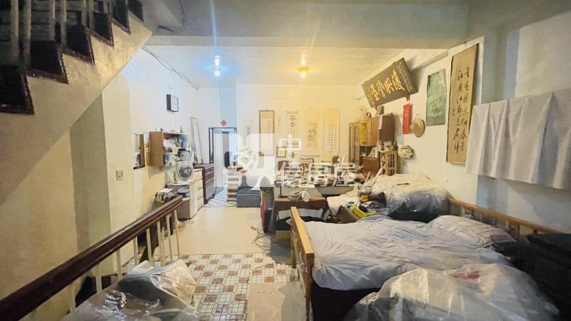 宜市文教區商圈雙面路店住房屋室內格局與周邊環境