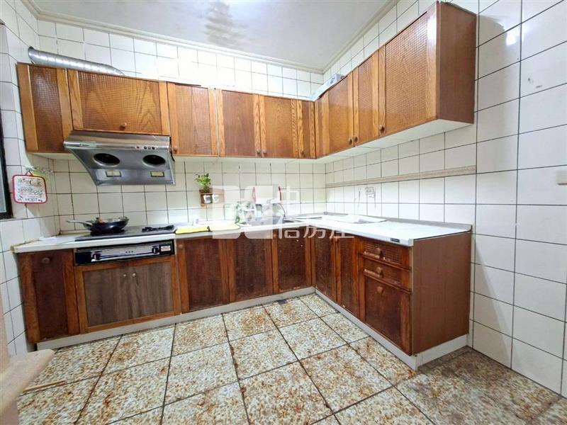 新明市場中壢夜市 愛儷名園大空間三房房屋室內格局與周邊環境