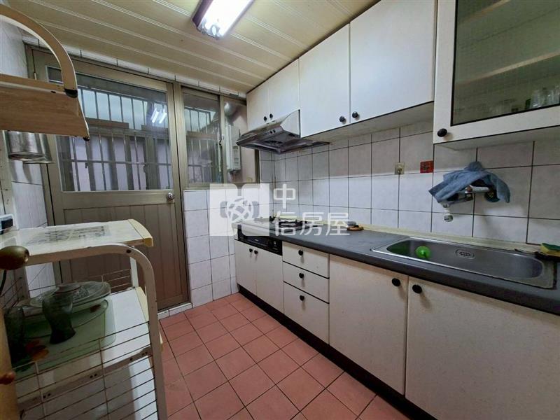 龍岡圓環御花園電梯三房房屋室內格局與周邊環境