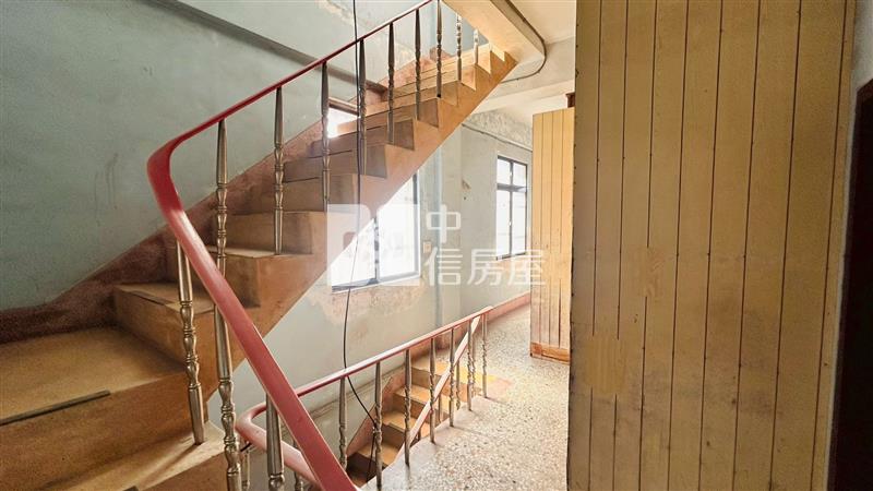 B1-71鐵花商圈金店住房屋室內格局與周邊環境