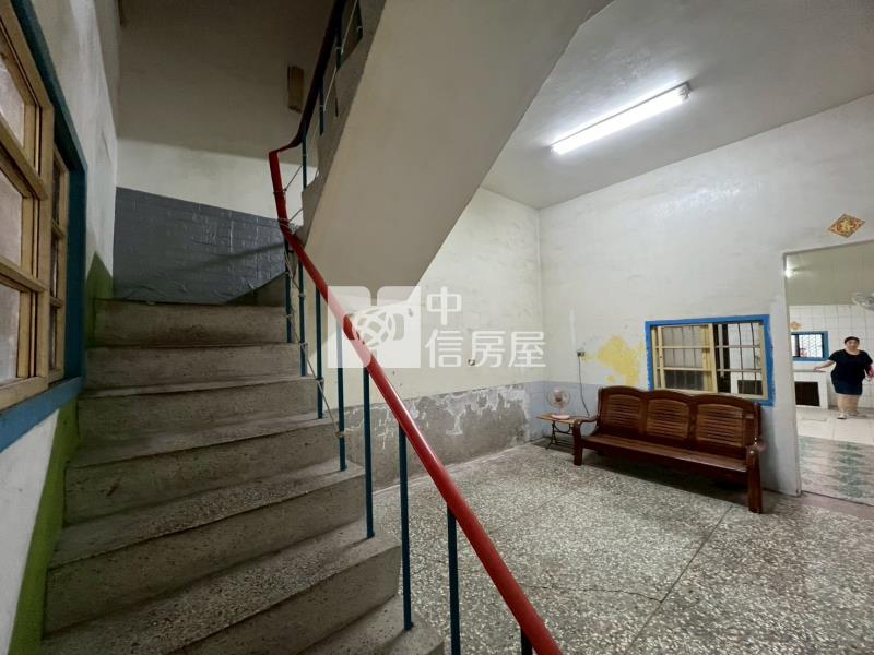 潮州鎮邊車庫透天房屋室內格局與周邊環境