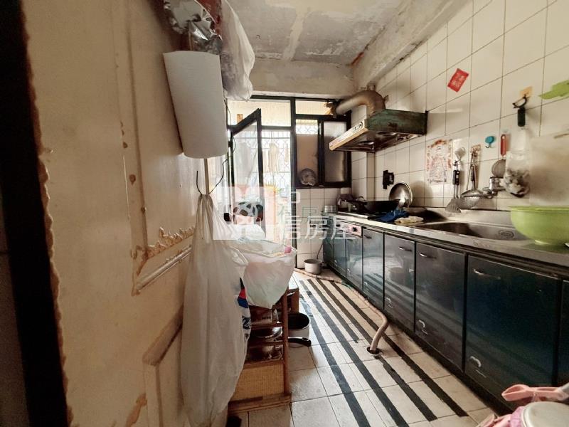 一中商圈低總價三房房屋室內格局與周邊環境