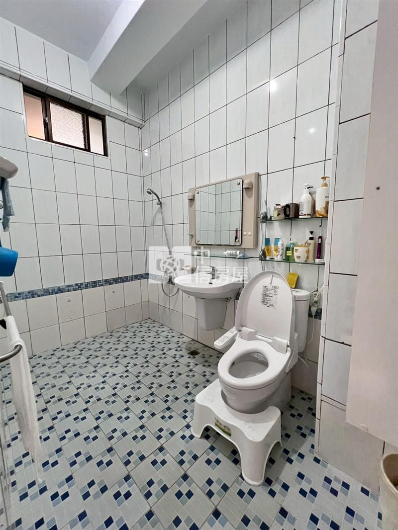 B1-79地檢署前超讚金店住房屋室內格局與周邊環境