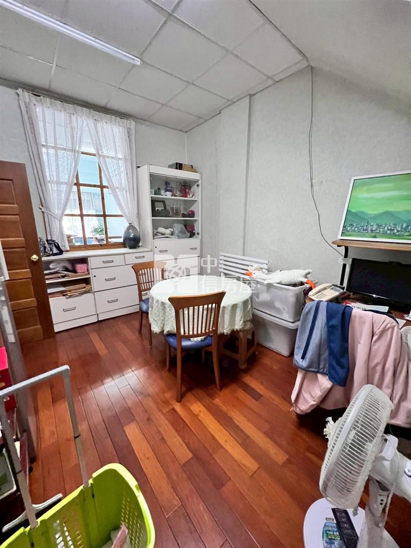 B1-79地檢署前超讚金店住房屋室內格局與周邊環境