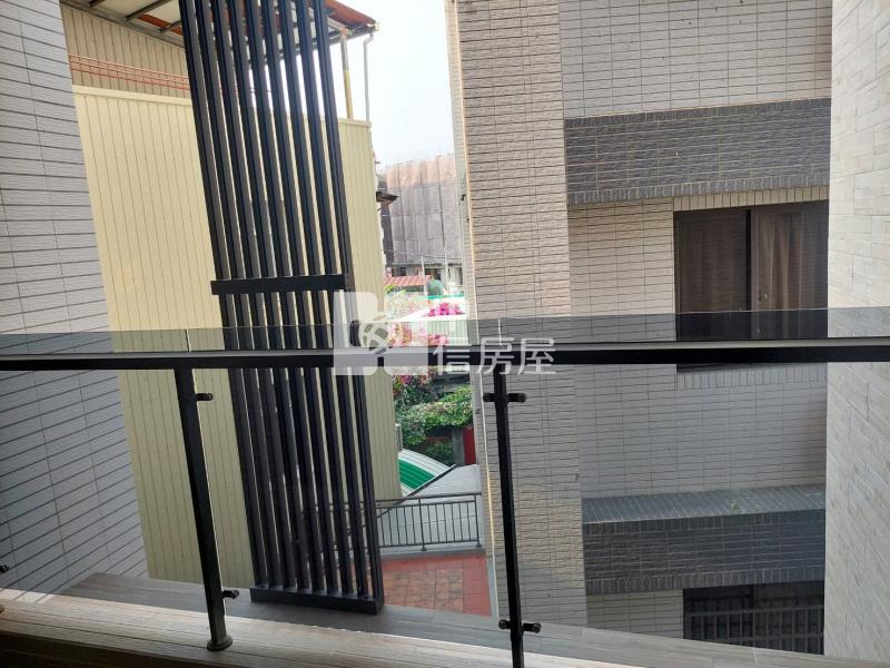 屏東市公園優質電梯華廈房屋室內格局與周邊環境