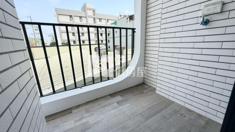 西港正路邊金店面住家房屋室內格局與周邊環境