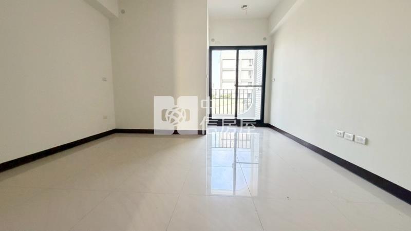 西港正路邊金店面住家房屋室內格局與周邊環境