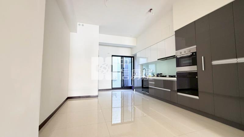 西港正路邊金店面住家房屋室內格局與周邊環境