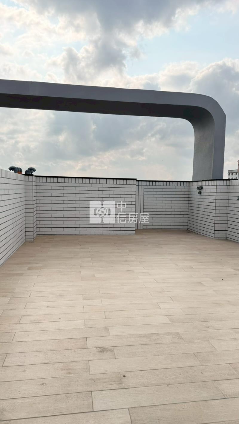 西港正路邊金店面住家房屋室內格局與周邊環境