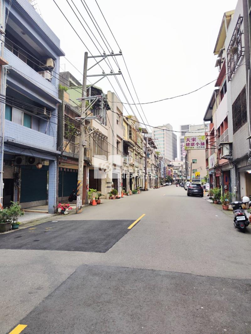 正中壢夜市旁透店房屋室內格局與周邊環境