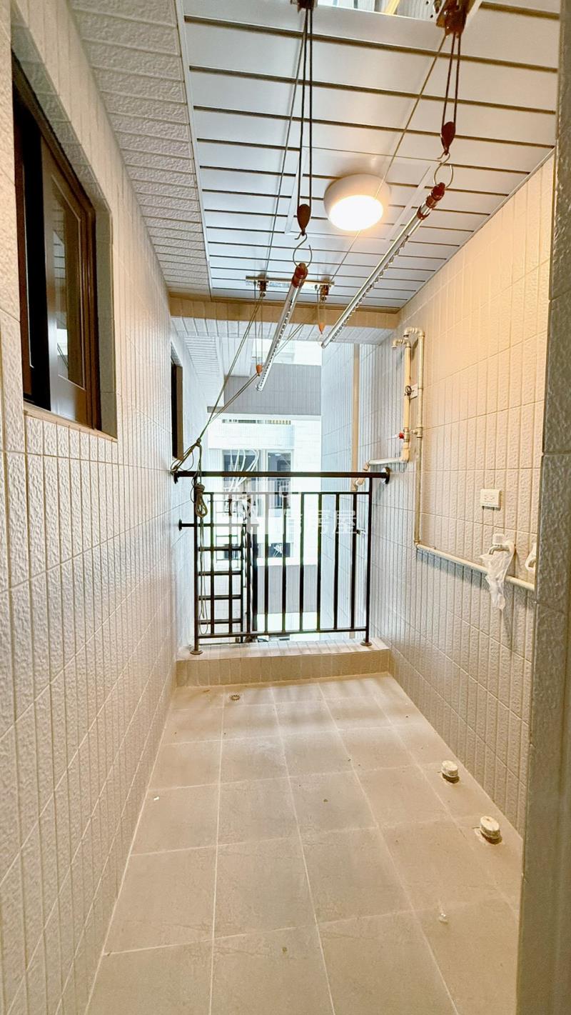 近A20捷運面公園全新景觀三房車房屋室內格局與周邊環境